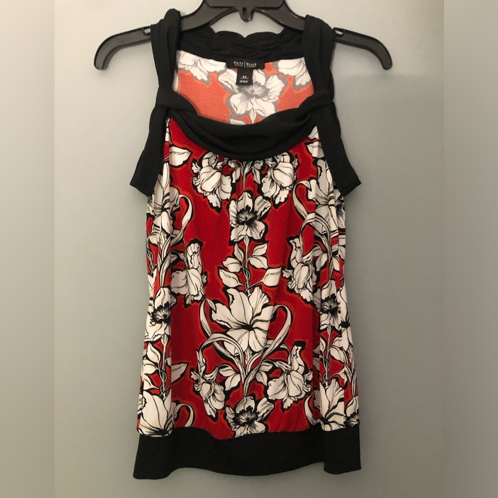 White House Black Market Size XS Sleeveless Red White Black Floral Shirt